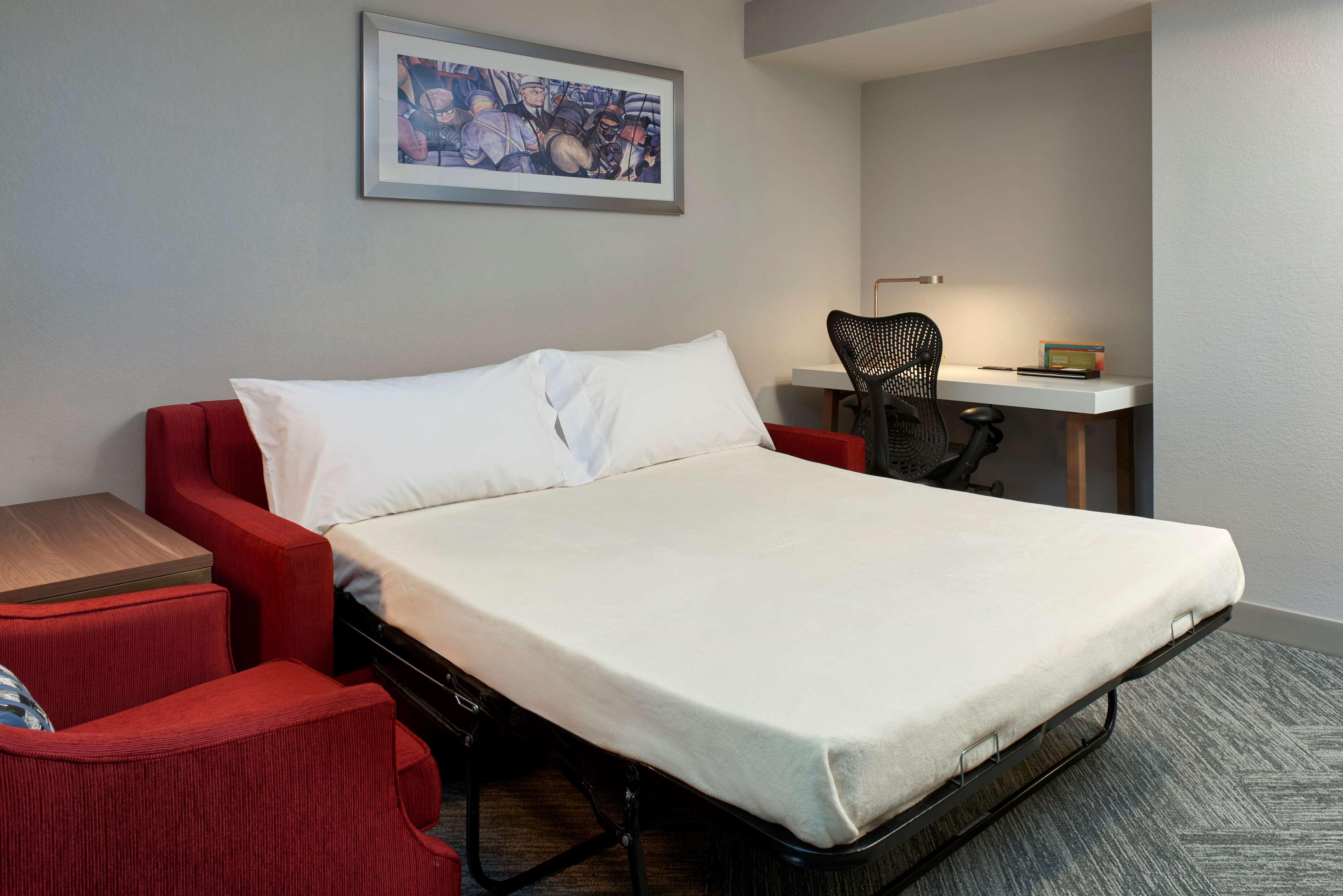 Hilton Garden Downtown 3*